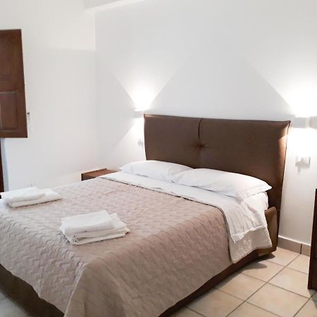 Residence Gregory Filicudi Pecorini Екстериор снимка