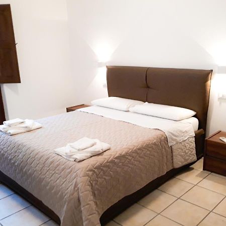 Residence Gregory Filicudi Pecorini Екстериор снимка