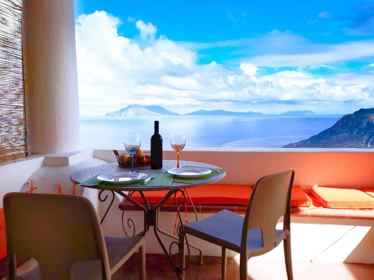 Residence Gregory Filicudi Pecorini Екстериор снимка