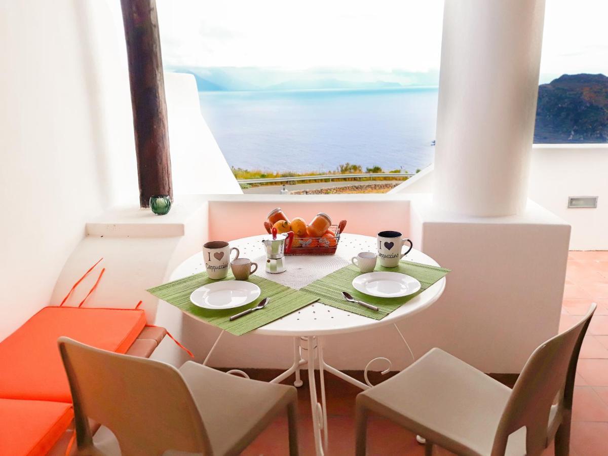Residence Gregory Filicudi Pecorini Екстериор снимка