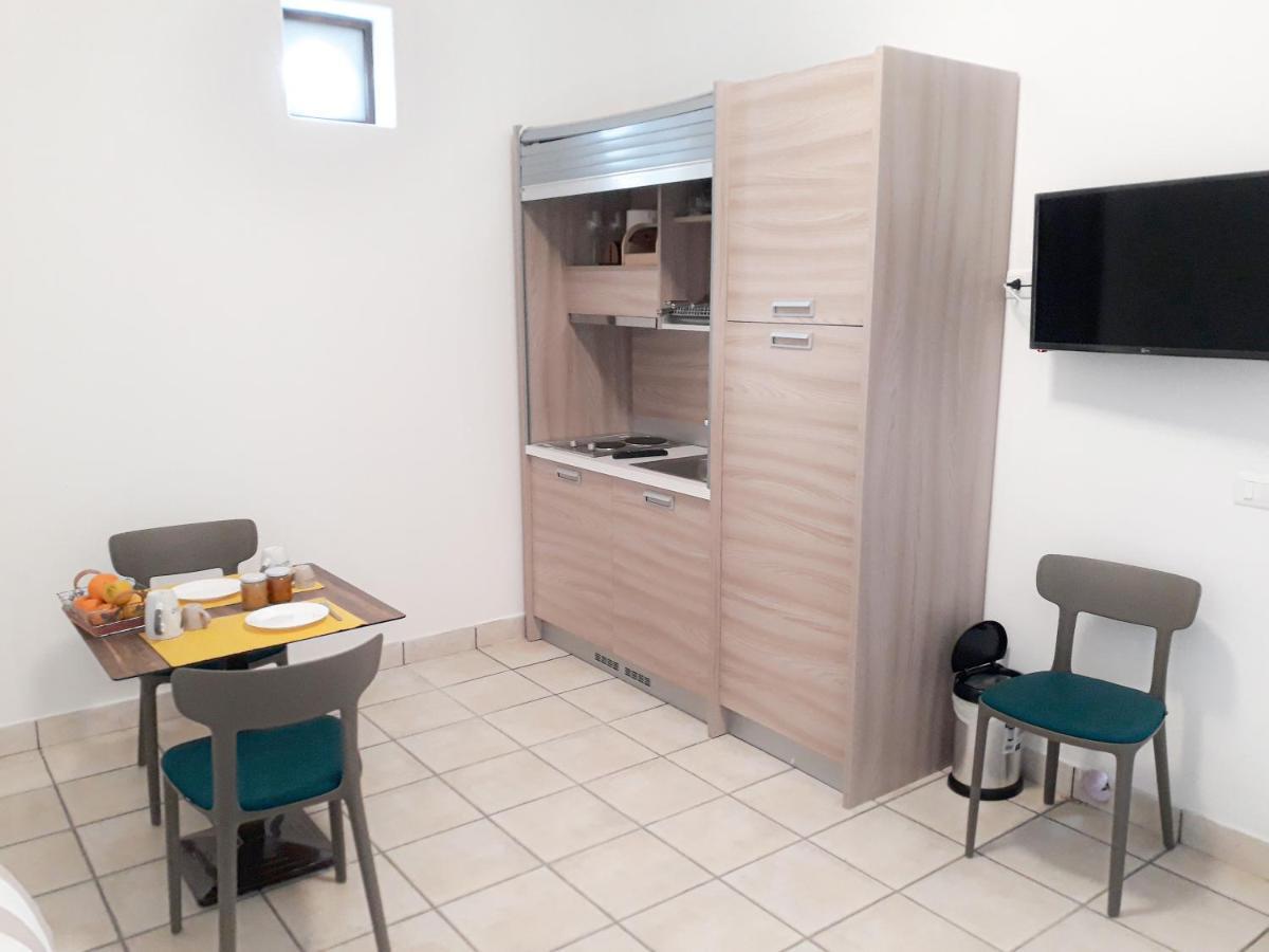 Residence Gregory Filicudi Pecorini Екстериор снимка